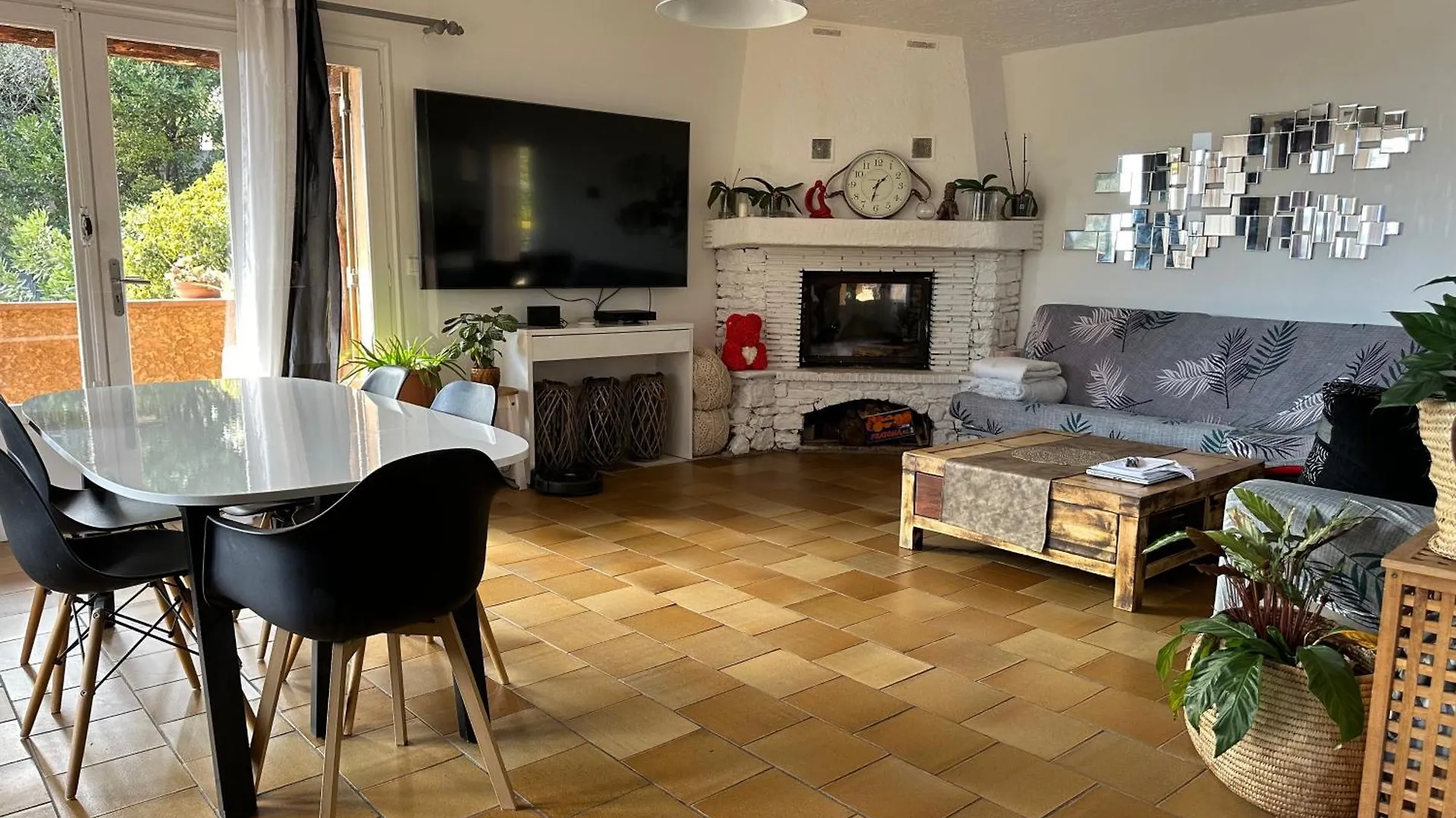Villa Mon Reve location